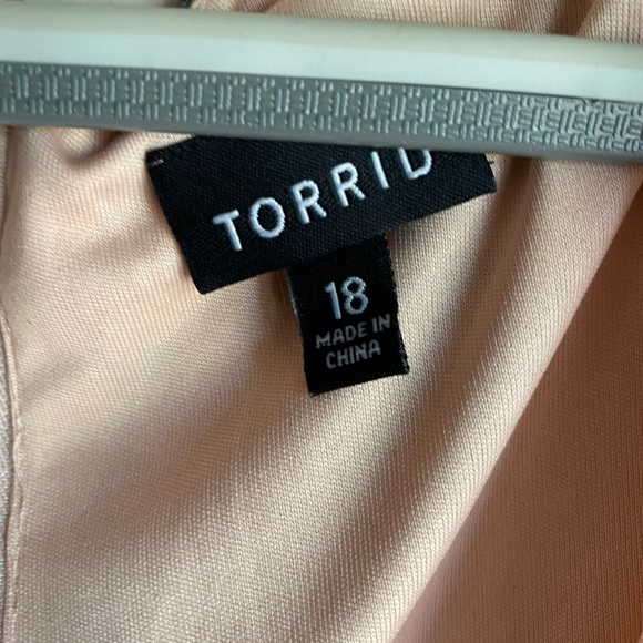 Torrid Pink Floral Chiffon Dress Size 18 - Picture 3 of 3